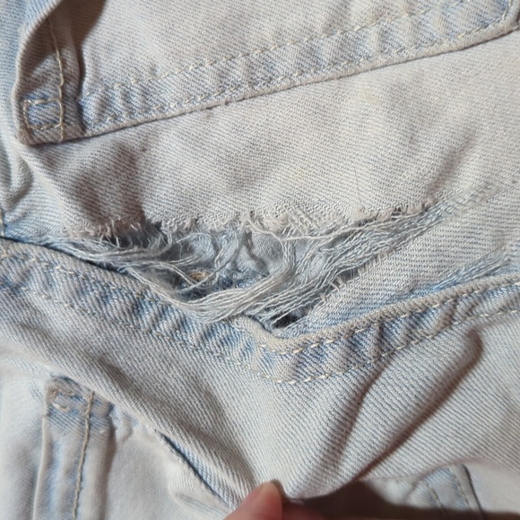 Shorts - Picture 3 of 5